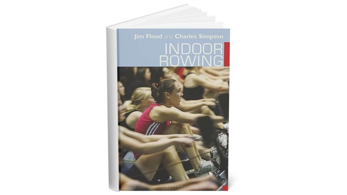 Knygos „Indoor Rowing“ viršelis Knygos „Indoor Rowing“ viršelis, kuriame pavaizduota grupinė treniruotė su irklavimo treniruokliais.
